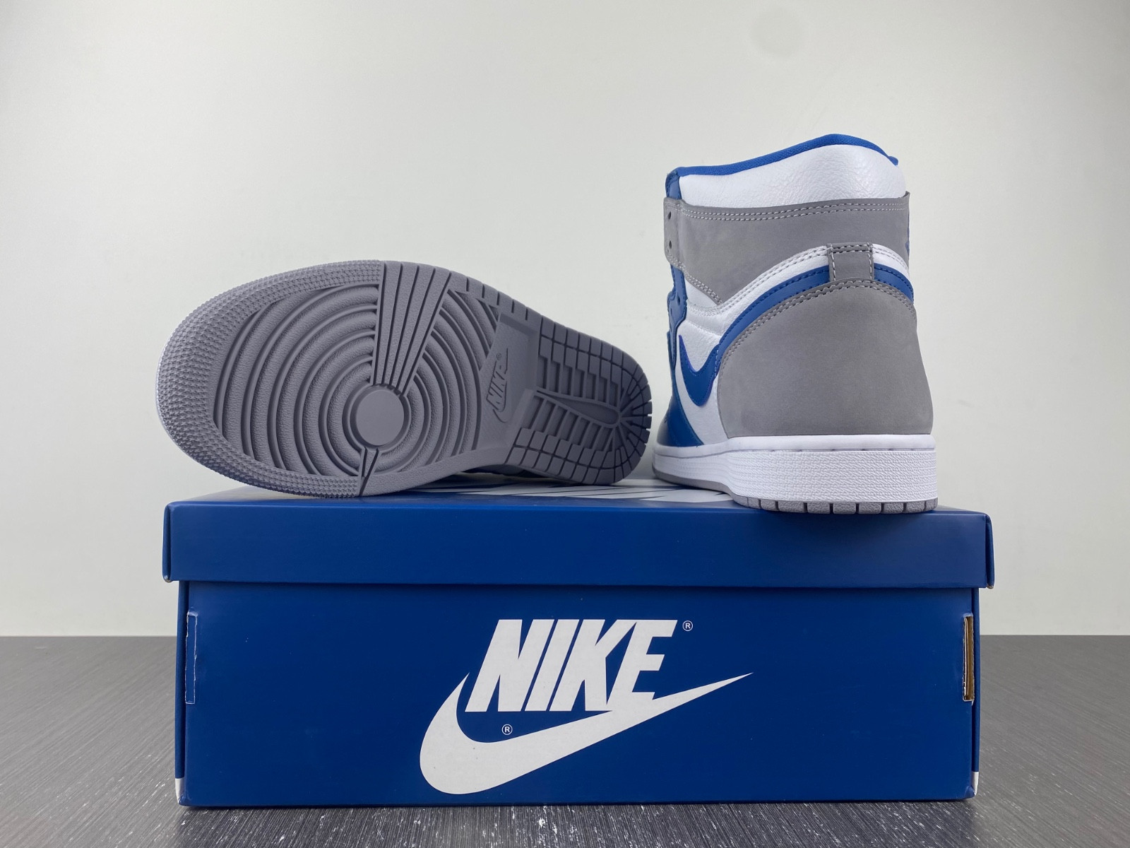 AIR JORDAN 1 RETRO HIGH OG "TRUE BLUE" DZ5485-410