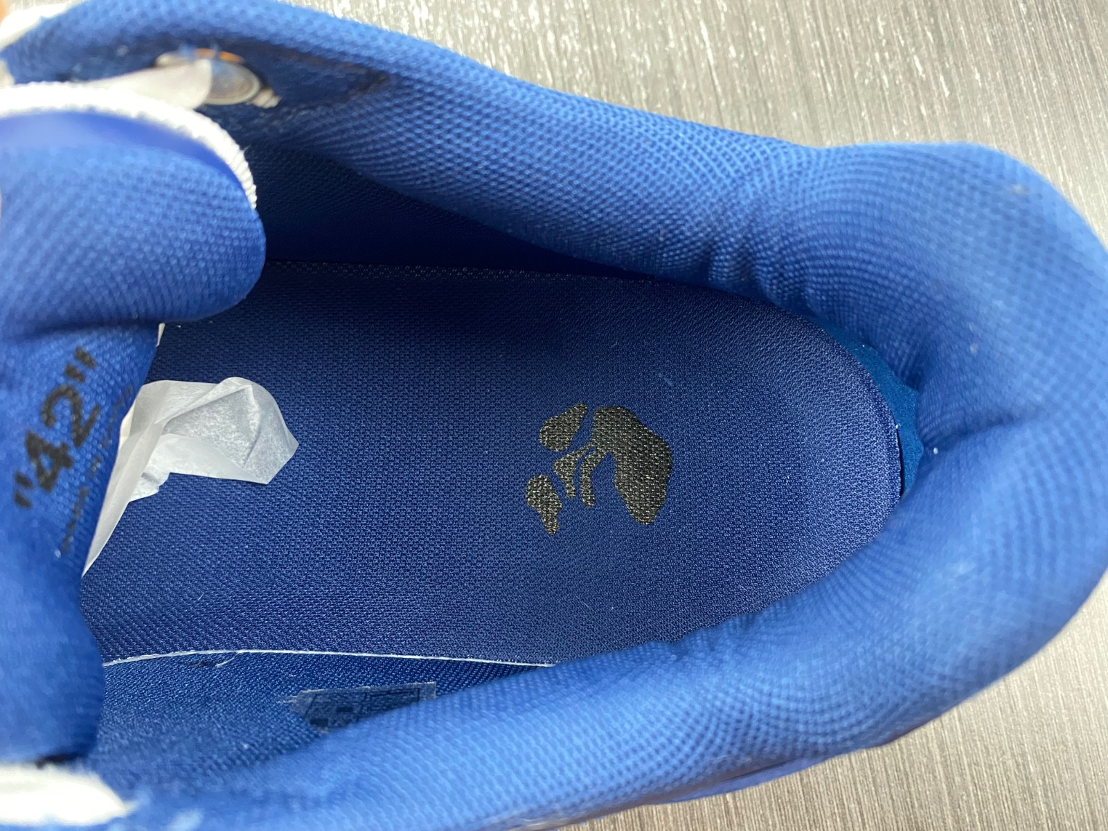 Off-White c/o Virgil Abloh