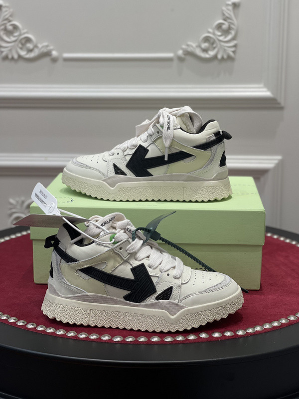 Off-White c/o Virgil Abloh