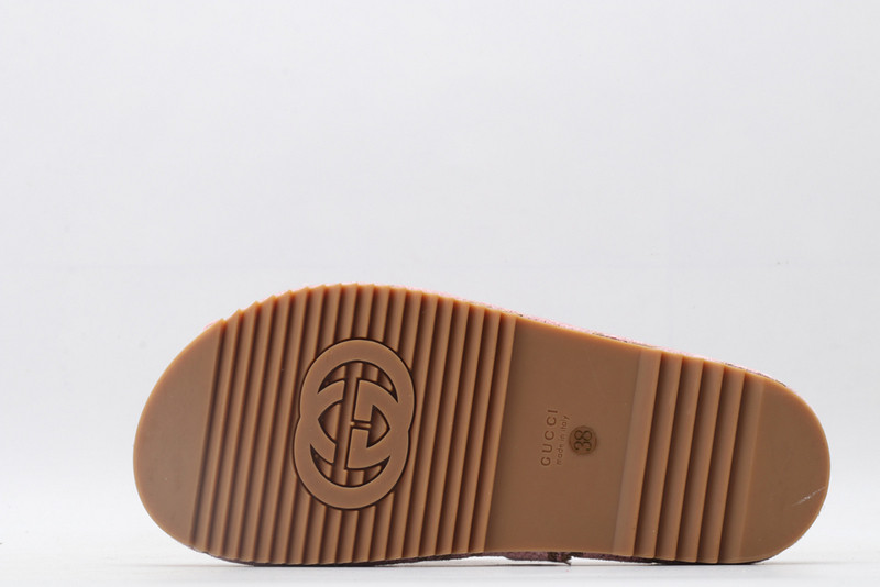 GUC LEATHER SLIDE