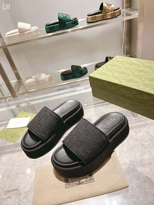 GUC LEATHER SLIDE