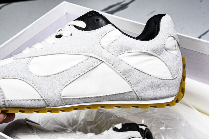 b0tt*ga Ven*ta orbit sneaker