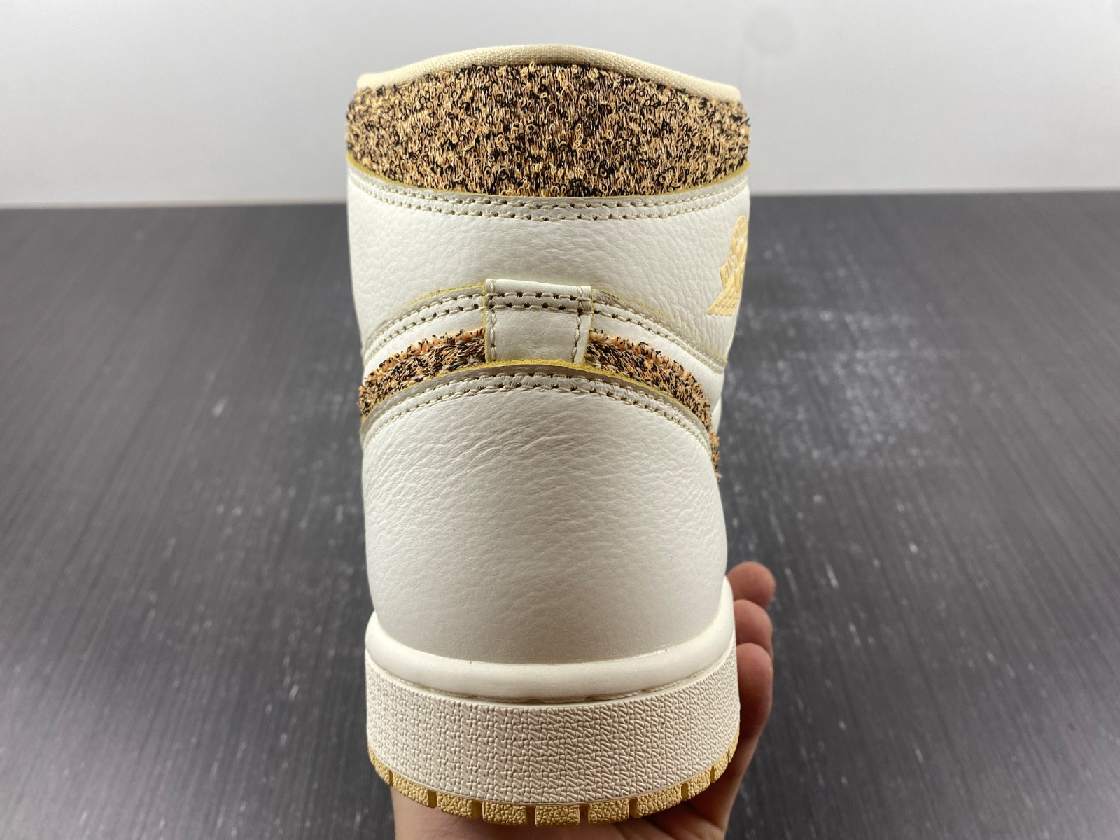 Air Jordan 1 Vibrations of Naija FD8631-100