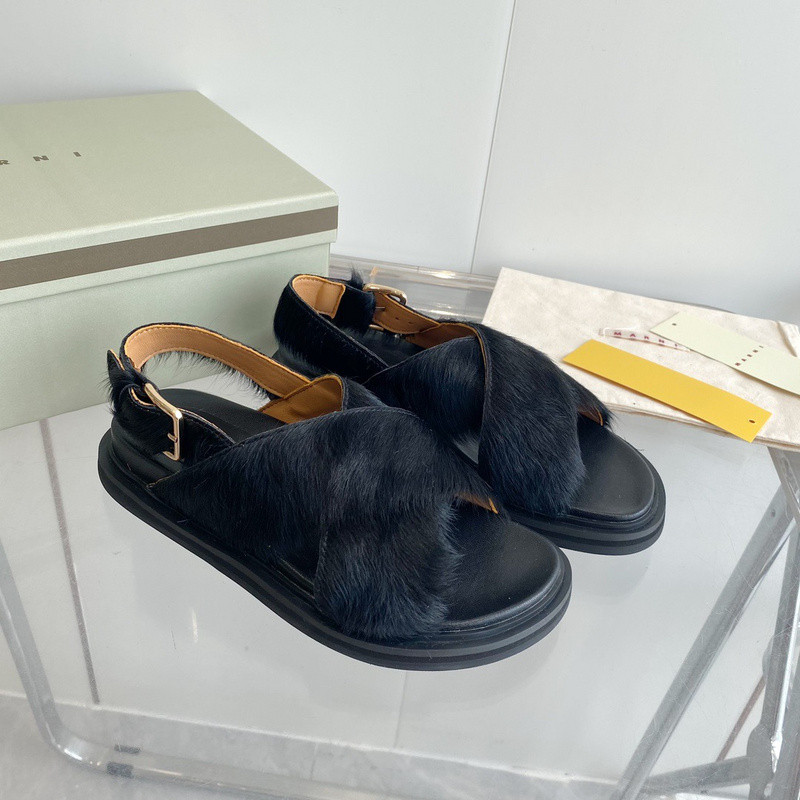 FUCHSIA LONG-HAIR CALFSKIN FUSSBETT