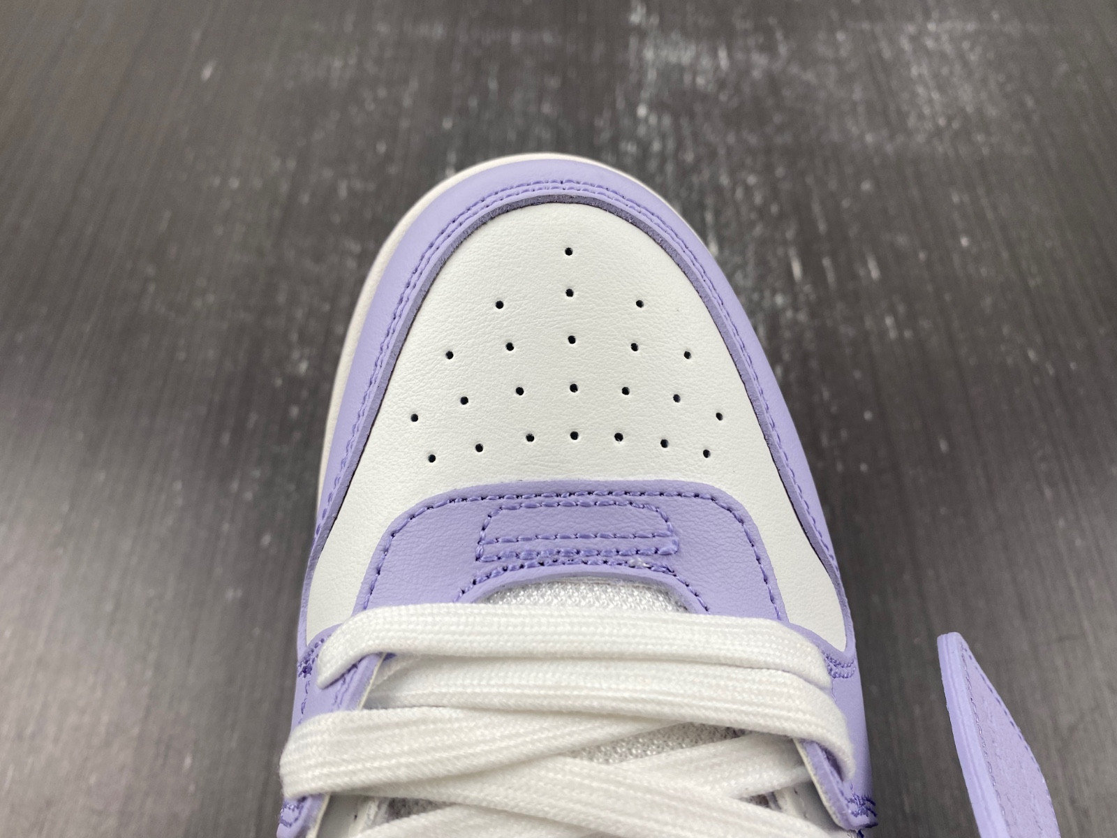 Off-White c/o Virgil Abloh