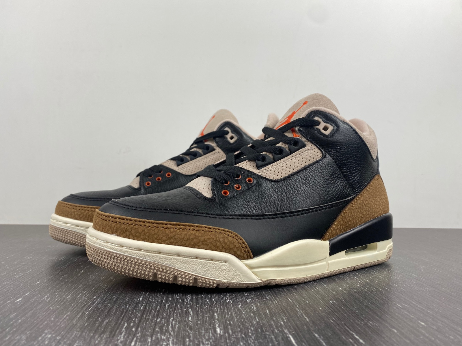 AIR JORDAN 3 “DESERT ELEPHANT” CT8532-008
