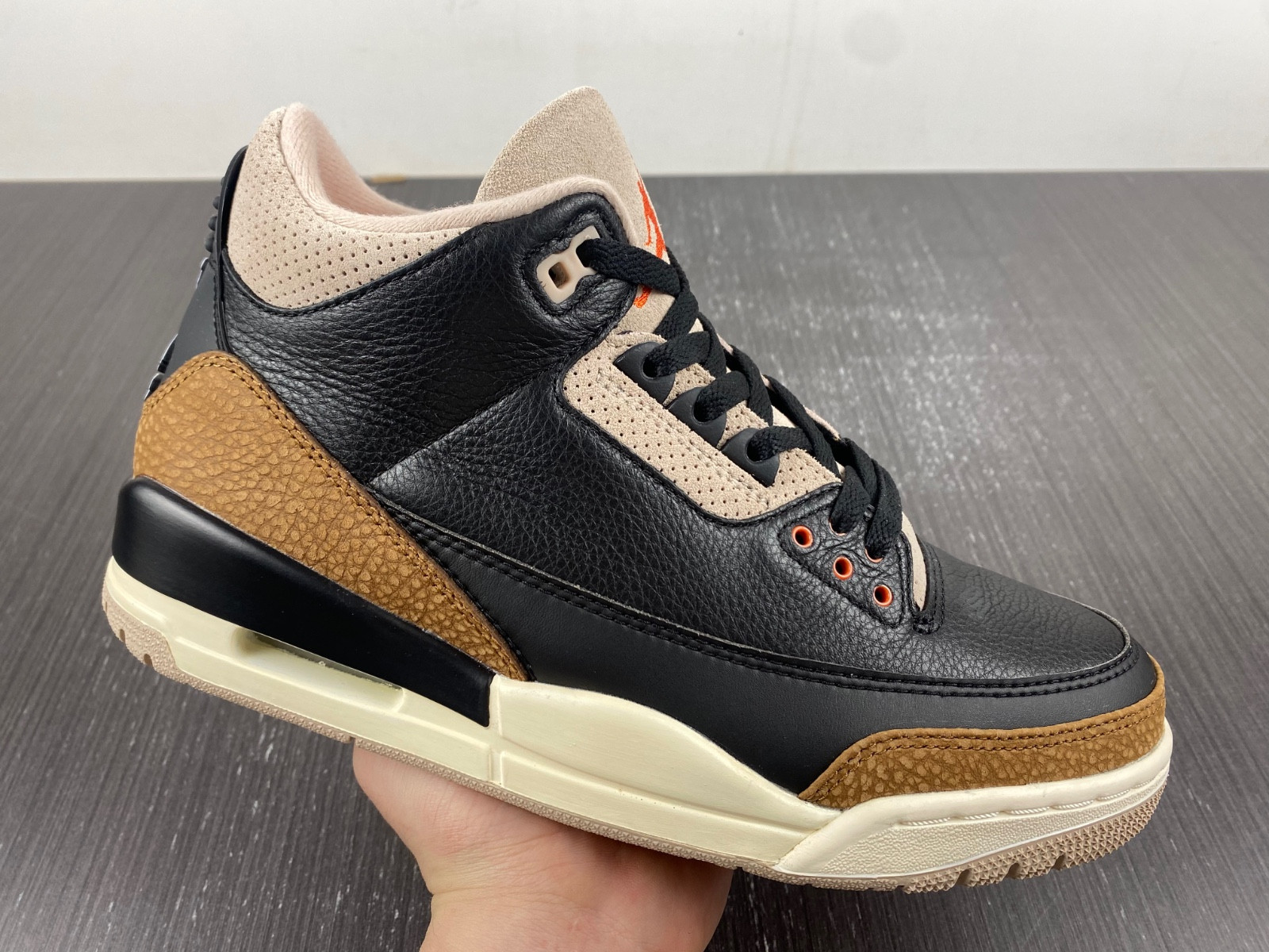 AIR JORDAN 3 “DESERT ELEPHANT” CT8532-008