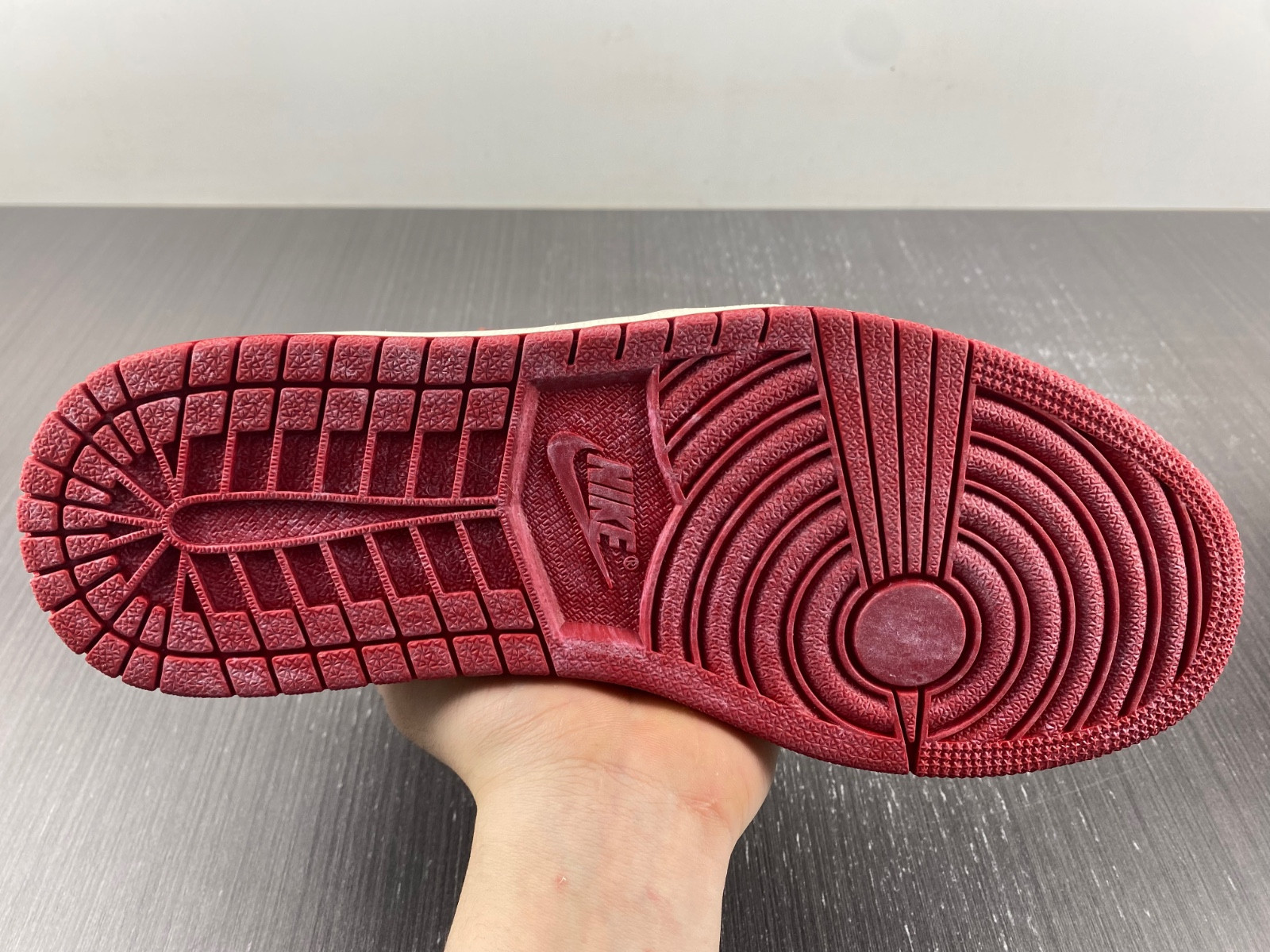 Jordan 1 Retro High OG Chicago Lost and Found DZ5485-612