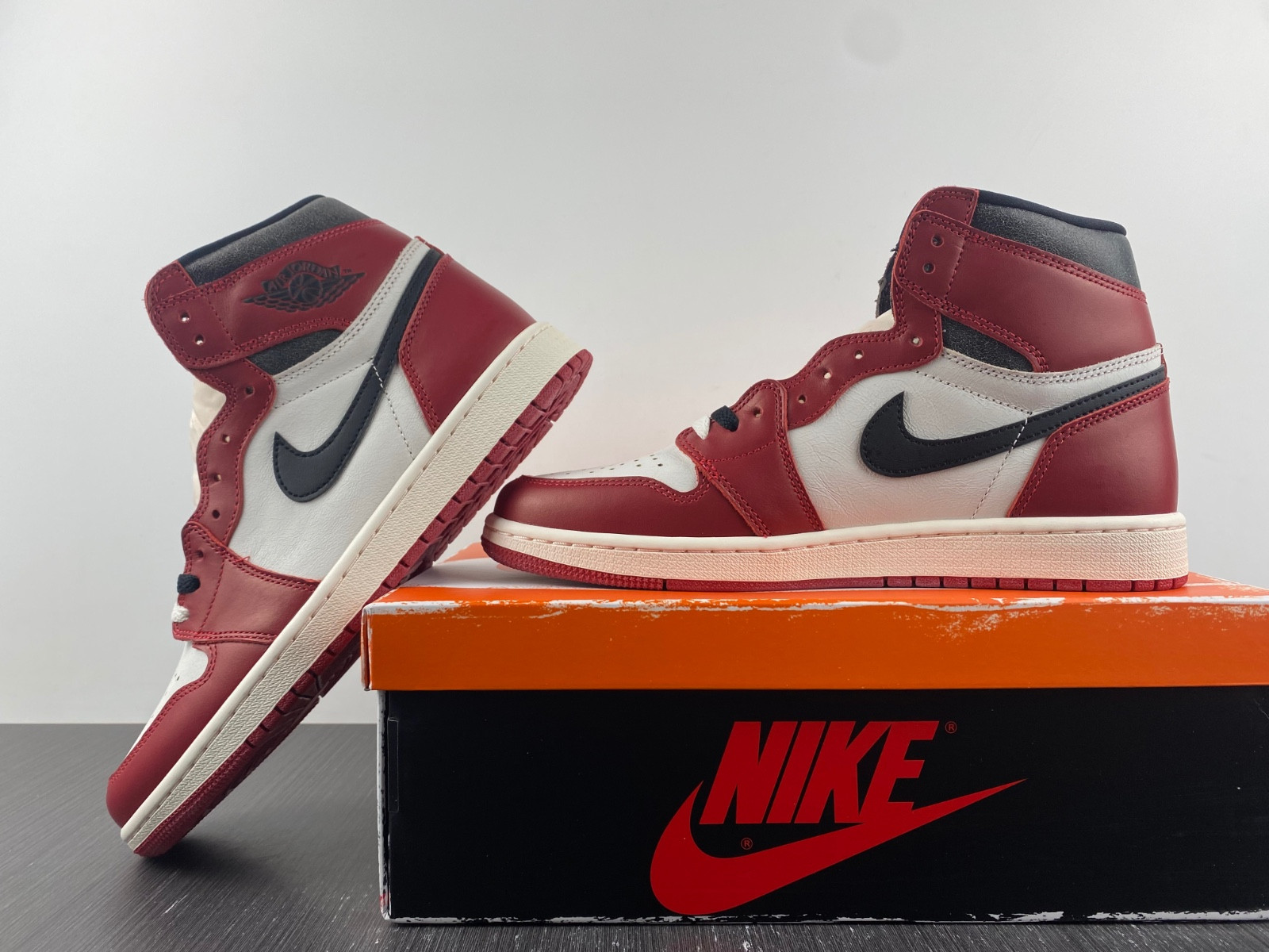 Jordan 1 Retro High OG Chicago Lost and Found DZ5485-612