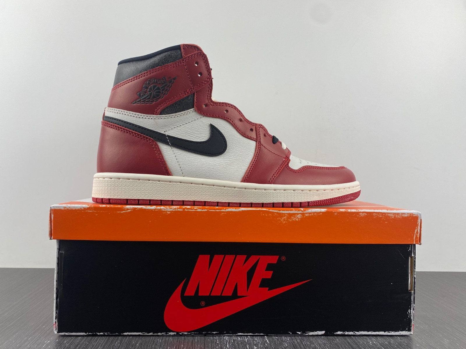 Jordan 1 Retro High OG Chicago Lost and Found DZ5485-612