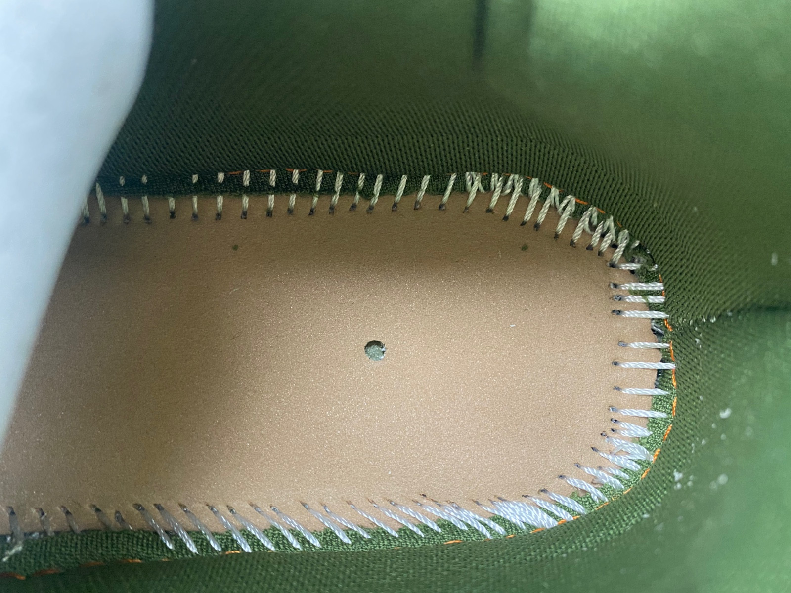 Ba*len*cia*ga runner 677402 w1rn3 2025