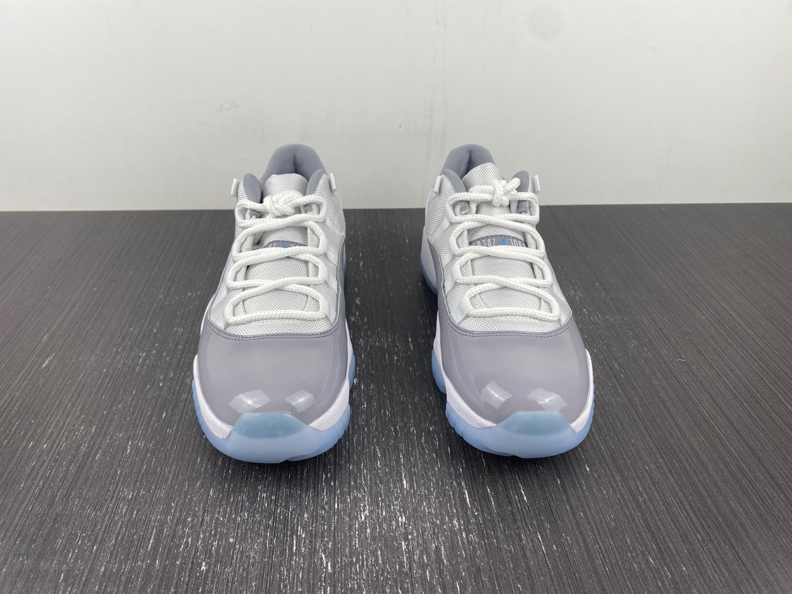 Jordan 11 Retro Low Cement Grey - AV2187-140
