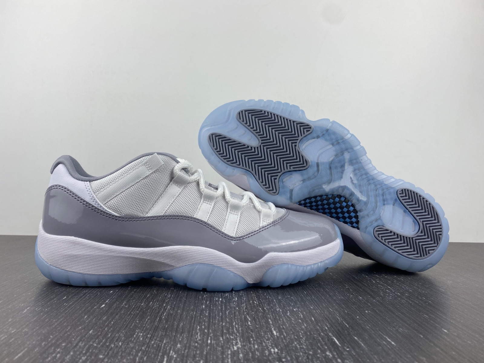 Jordan 11 Retro Low Cement Grey - AV2187-140
