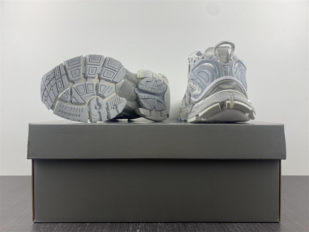 Ba*len*cia*ga runner 677402 w3rbl 8100