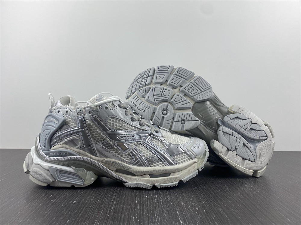 Ba*len*cia*ga runner 677402 w3rbl 8100