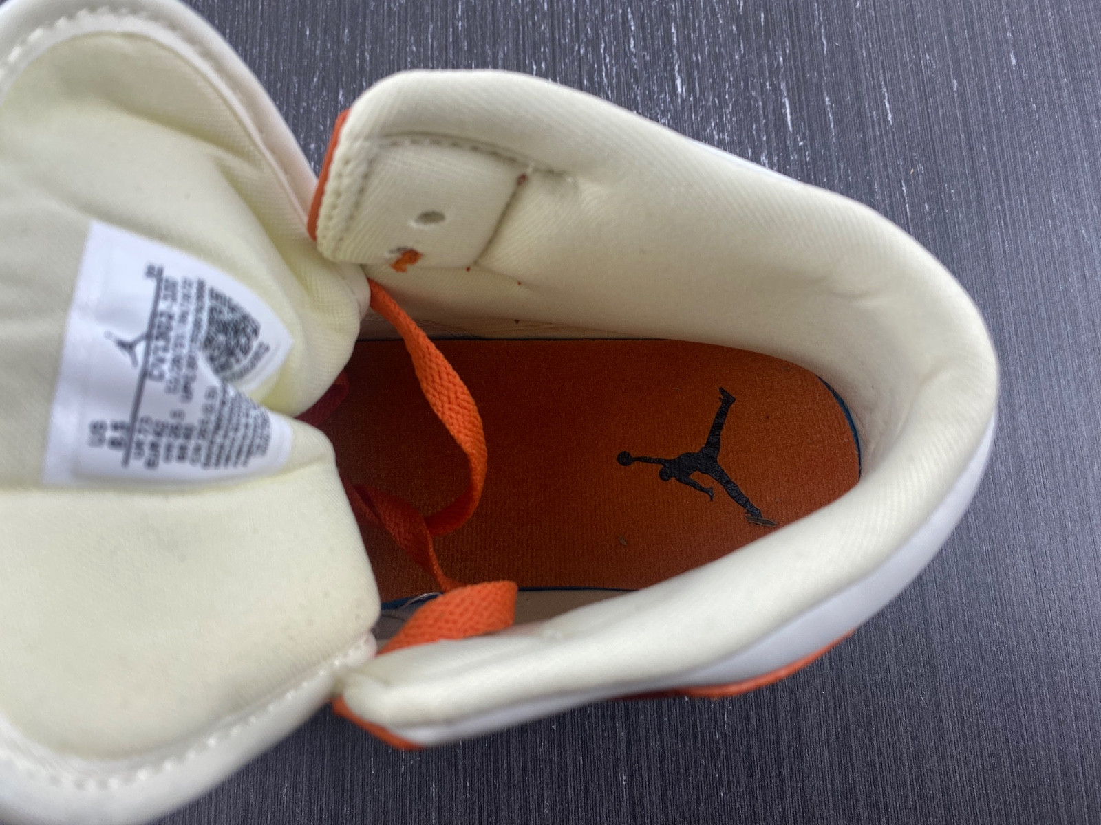 Air Jordan 1 Mid SE WMNS Coconut Milk Sport Spice DV1302-100