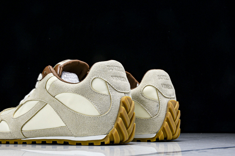 b0tt*ga Ven*ta orbit sneaker