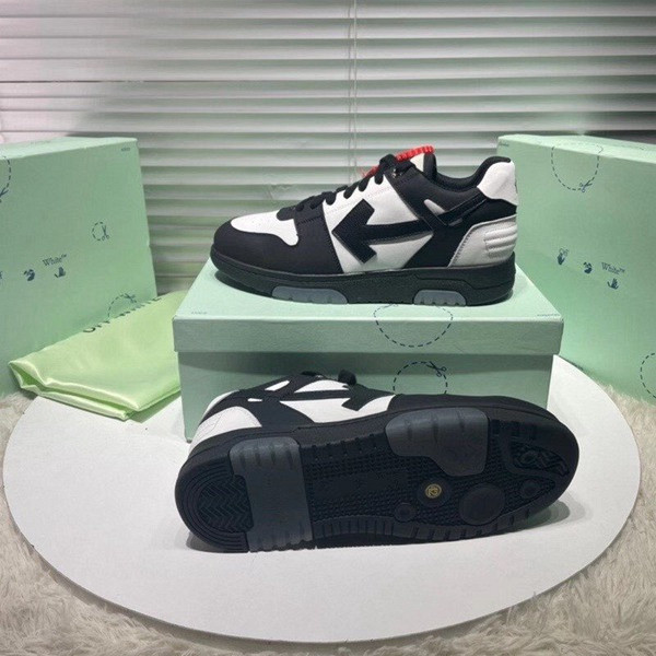 Off-White c/o Virgil Abloh