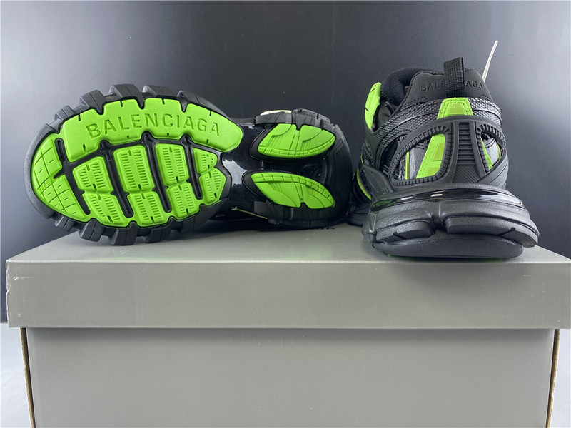 Ba*len*cia*ga tess s. gomma trek low top sneakers (black and green) 570391 w2gn1 1012
