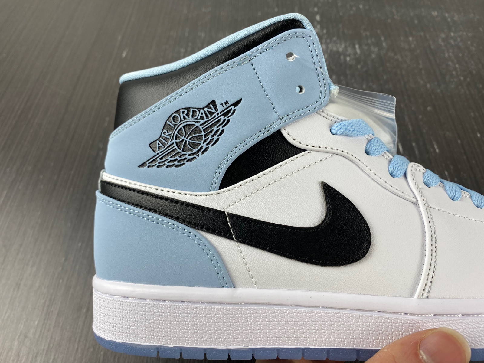 Jordan 1 Mid SE Ice Blue (2023) - DV1308-104
