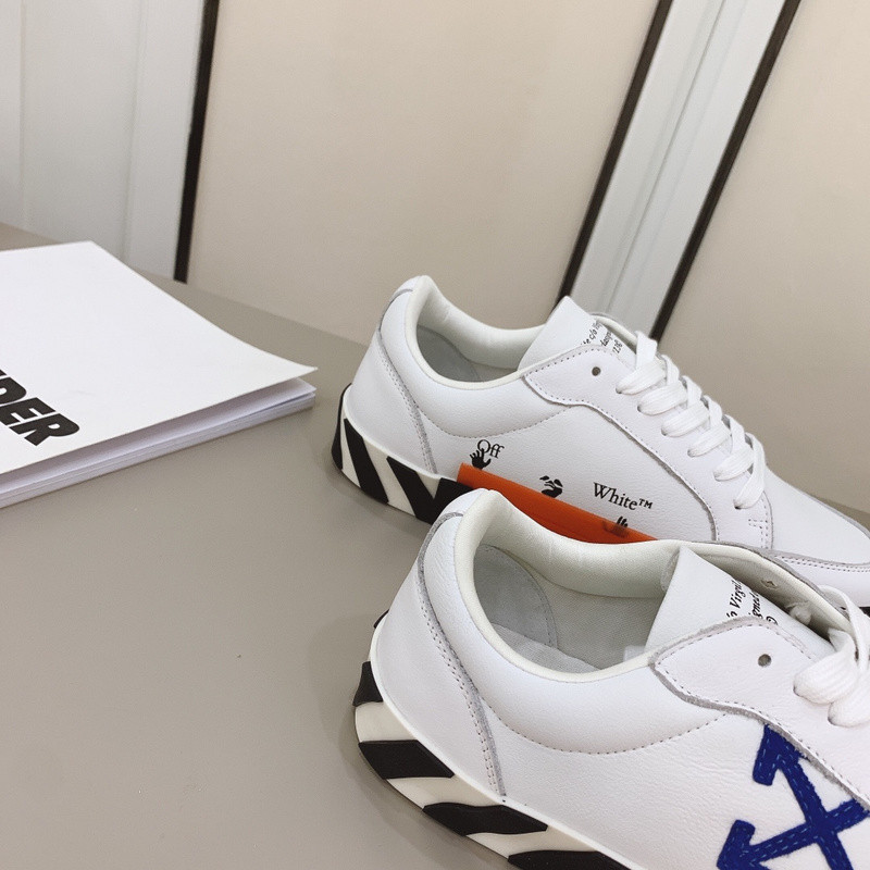 Off-White c/o Virgil Abloh
