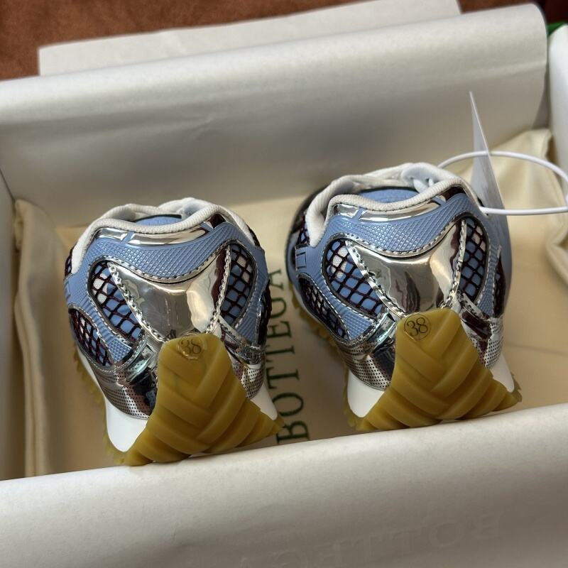 b0tt*ga Ven*ta orbit sneaker