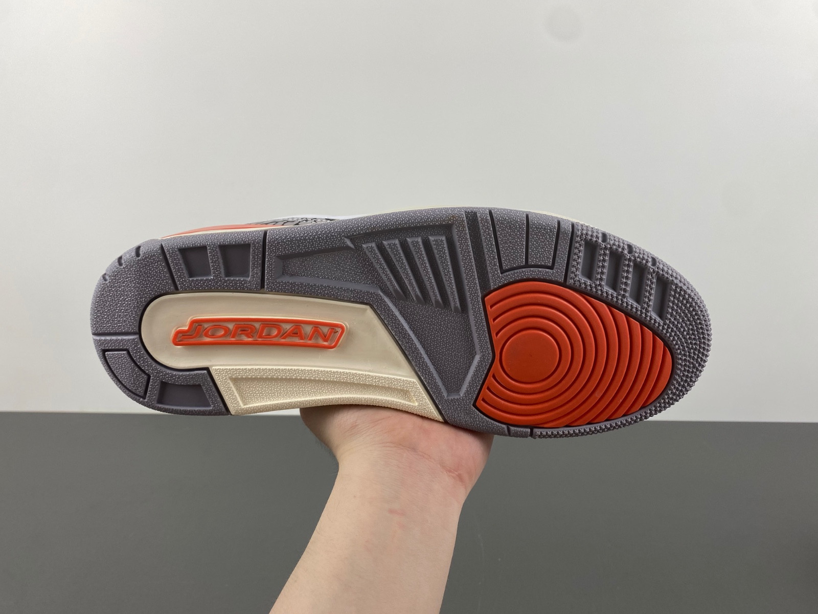 Air Jordan 3 WMNS Georgia Peach CK9246-121