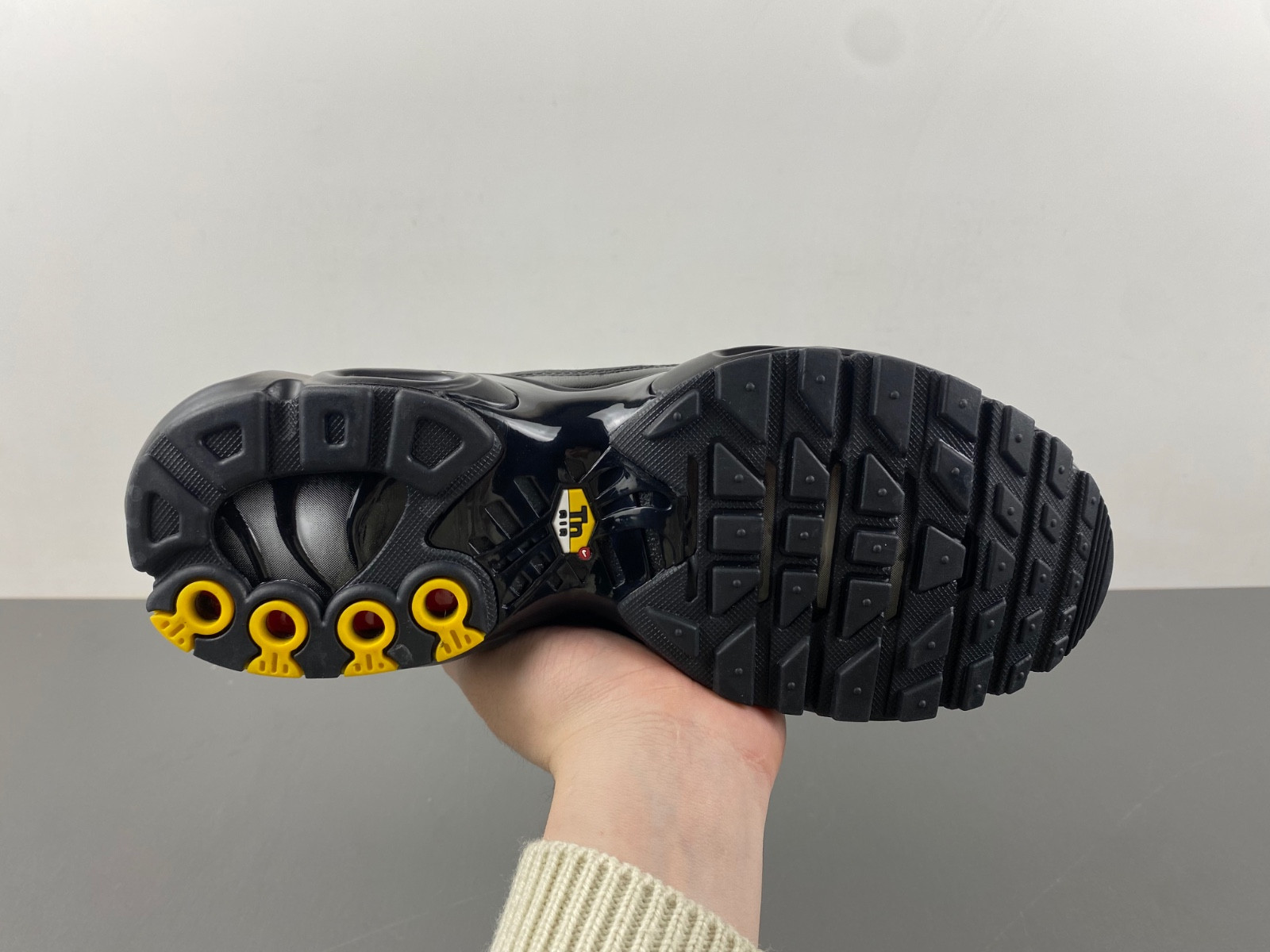 Nike Air Max Plus Triple Black Men