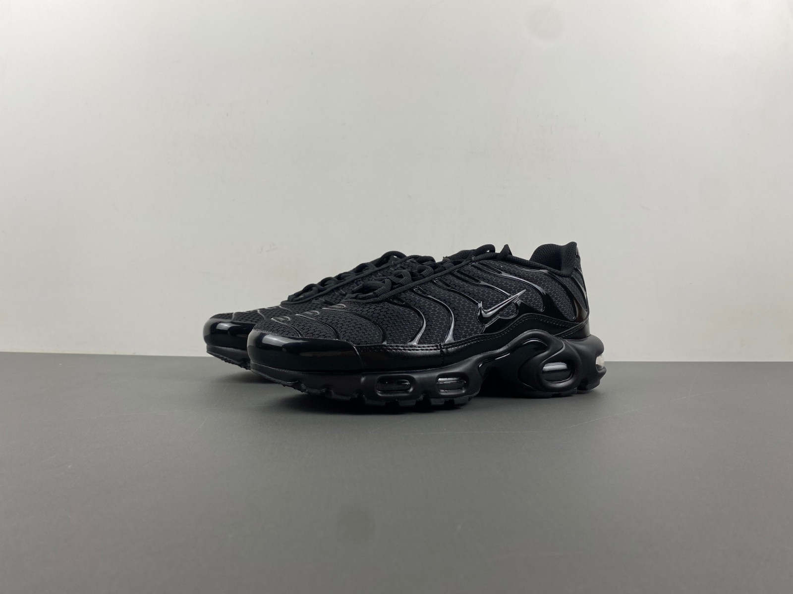 Nike Air Max Plus Triple Black Men