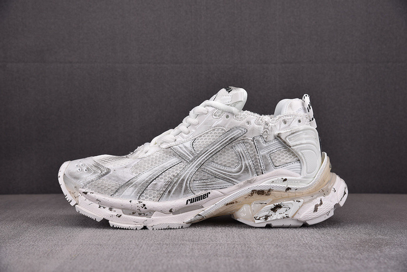 Ba*len*cia*ga runner 656065-w3ra9-9001 (it’s not the same as the previous one!)