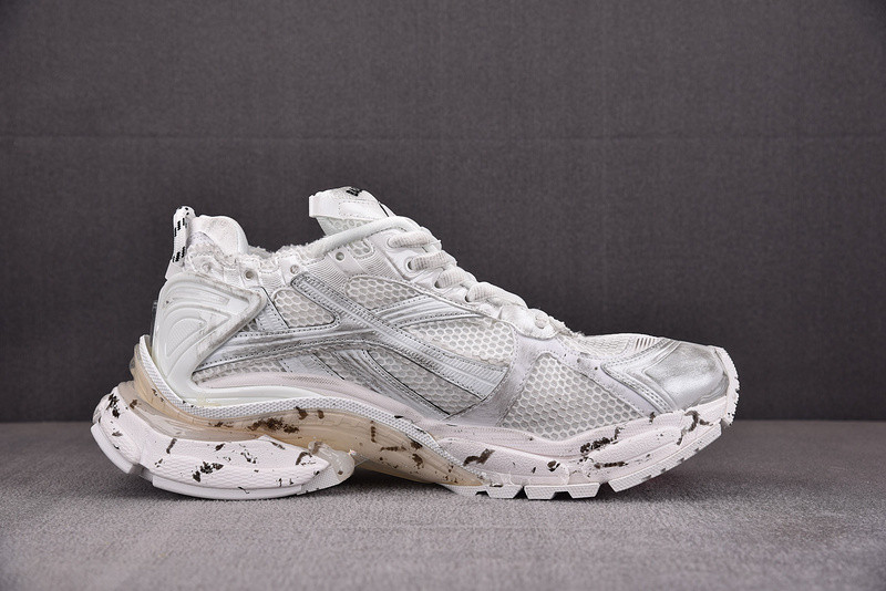 Ba*len*cia*ga runner 656065-w3ra9-9001 (it’s not the same as the previous one!)