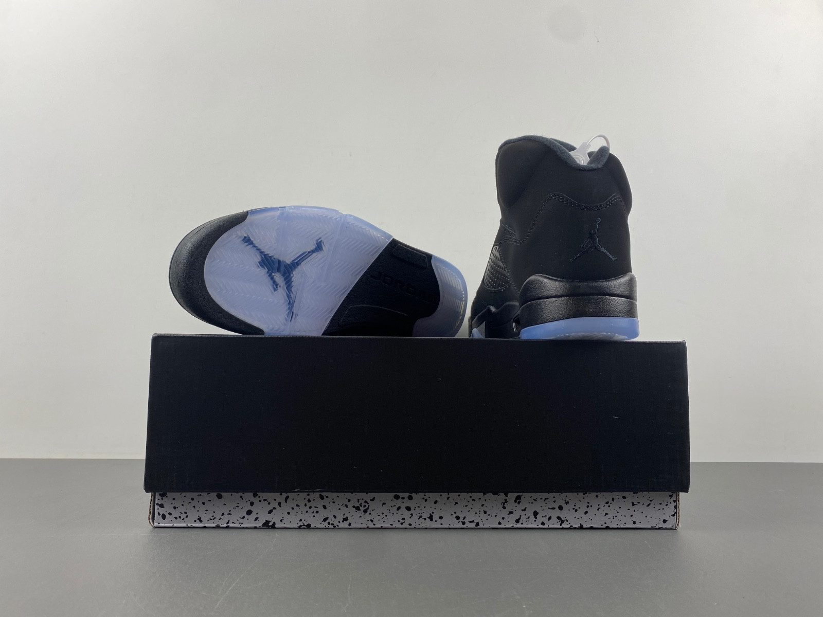 Air Jordan 5 Black Cat FZ2239-001