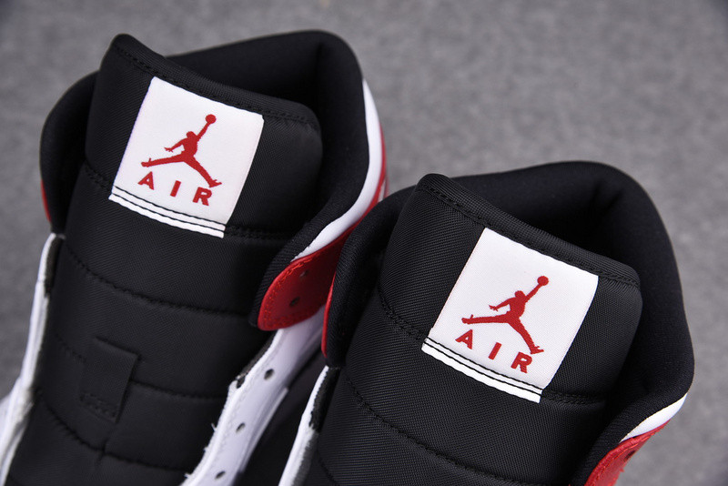 Air Jordan 1 Mid AJ1 554724-116