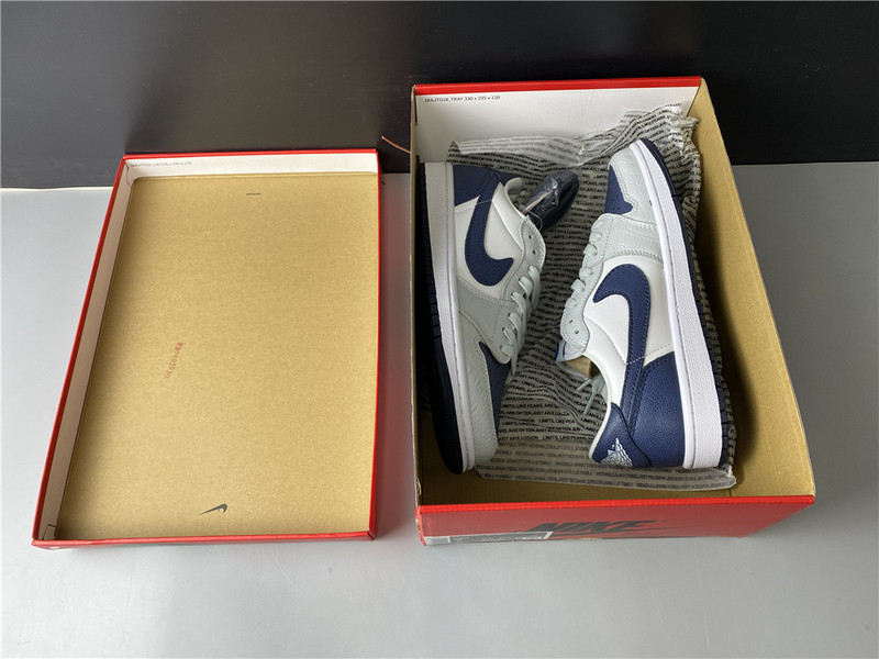 Air Jordan 1 Low SE CW8576-200