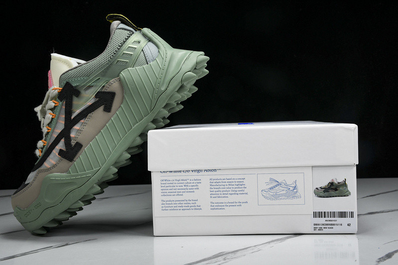 OW C/O ODSY-1000 SPORTS SHOES