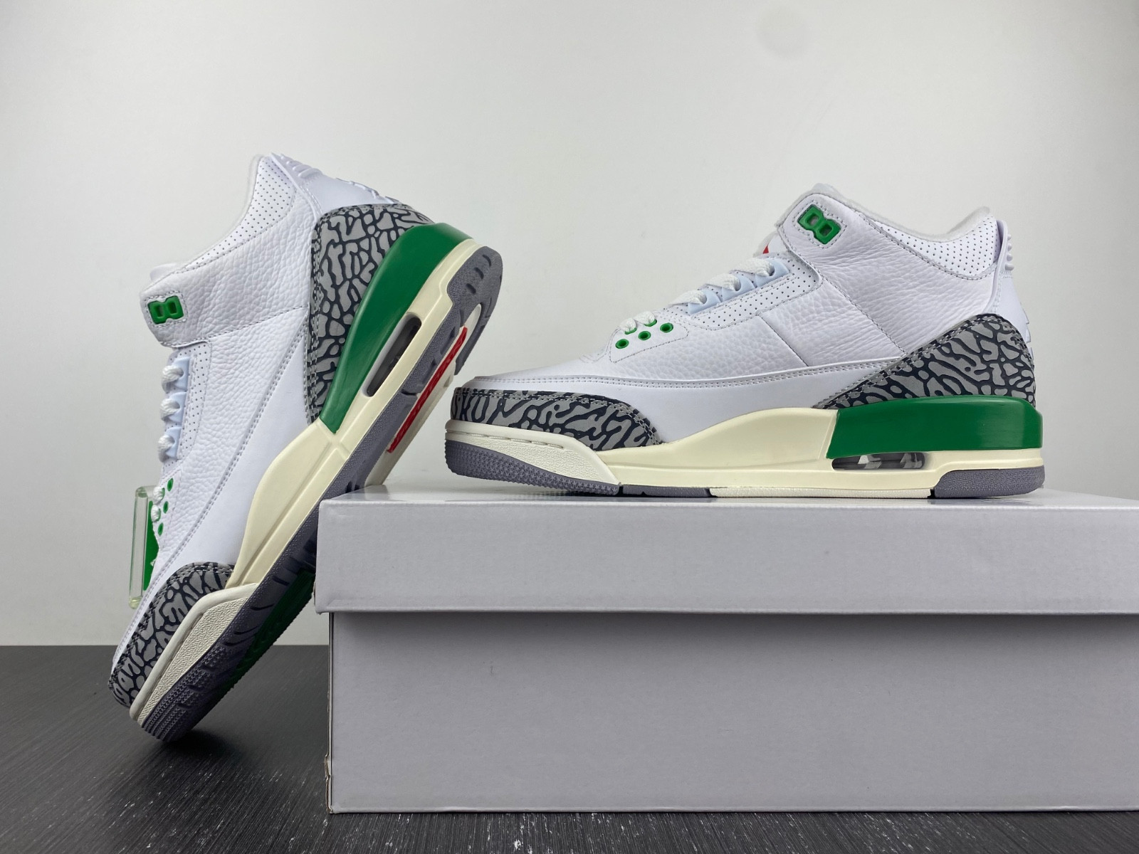 Air Jordan 3 Lucky Green WMNS CK9246-136