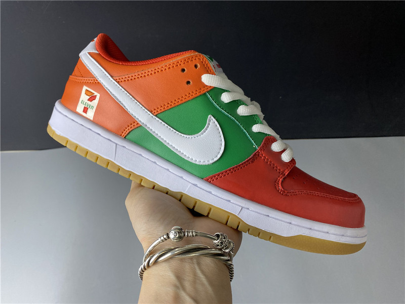 Nike SB Dunk Low 7 Eleven